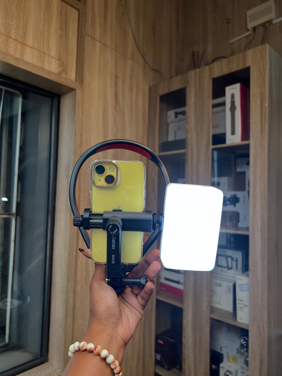 Démonstration d'un kit éclairage LED pour smartphone